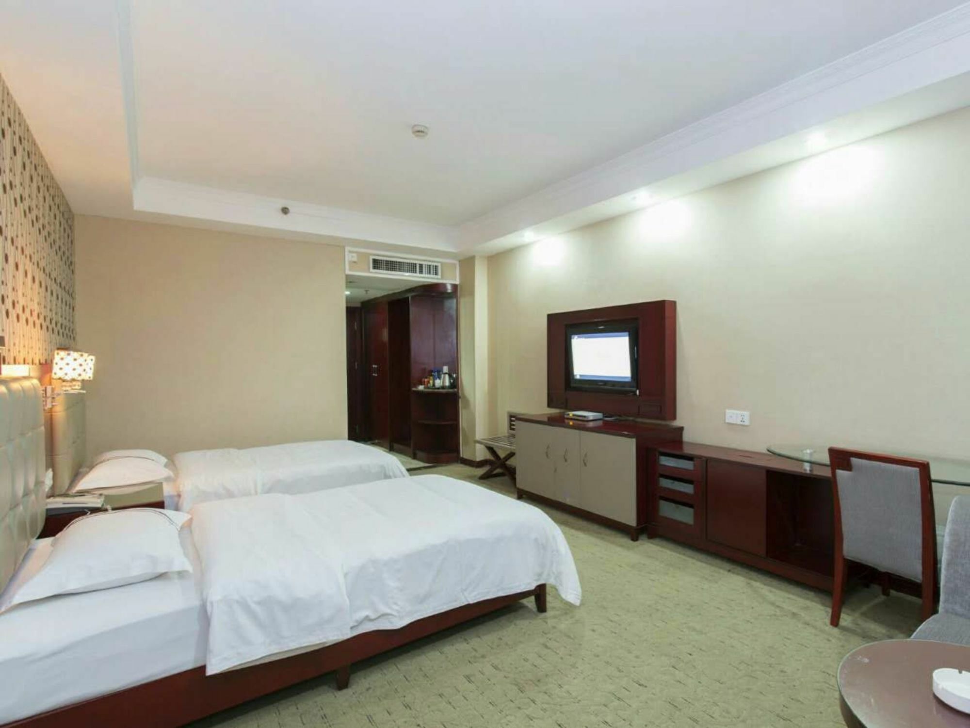 Kaiserdom Hotel -Guangzhou China Plaza Beijing Road Pedestrian Street Branch Esterno foto