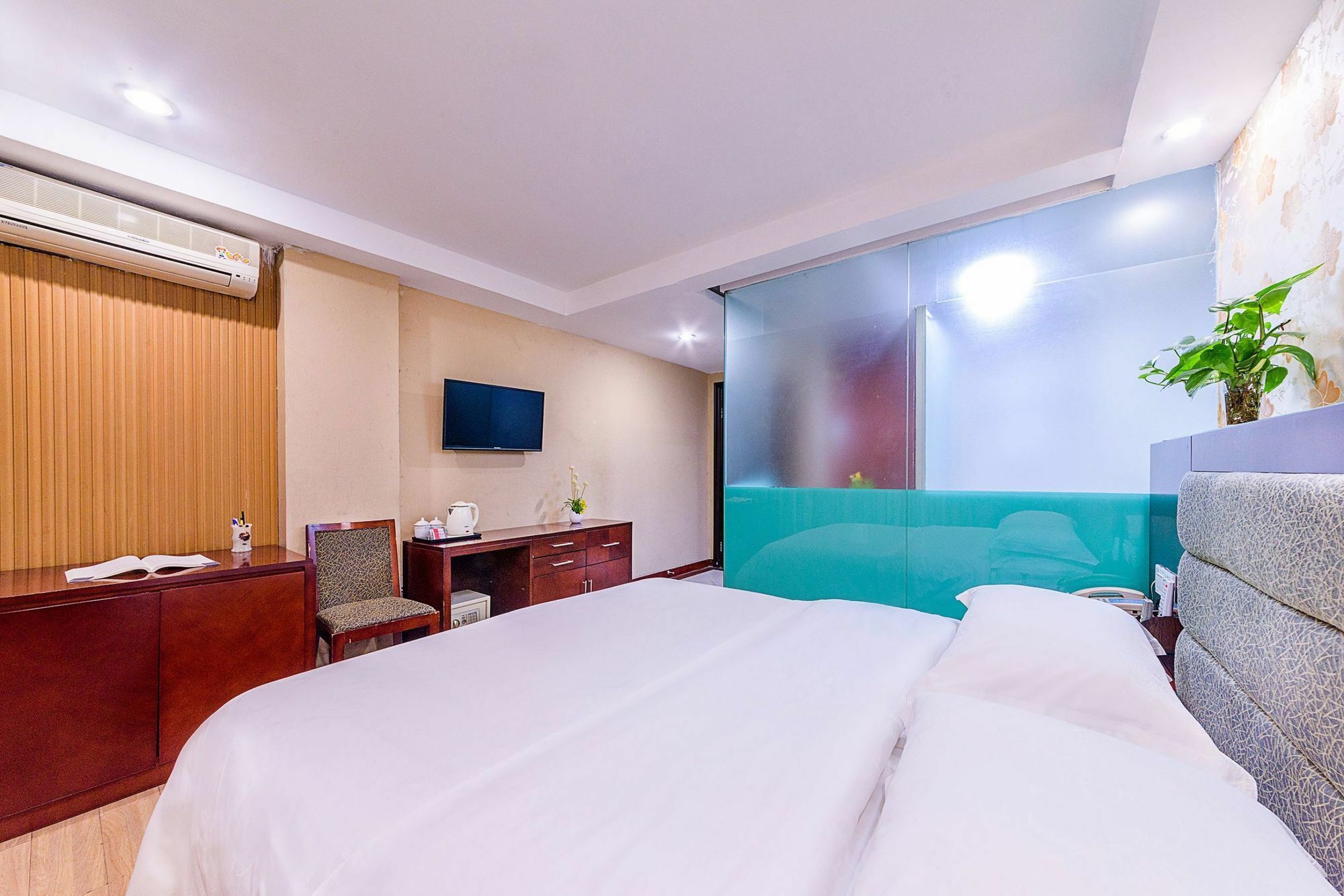 Kaiserdom Hotel -Guangzhou China Plaza Beijing Road Pedestrian Street Branch Esterno foto